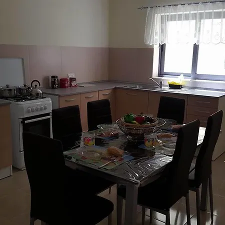 Apartment Pulis *